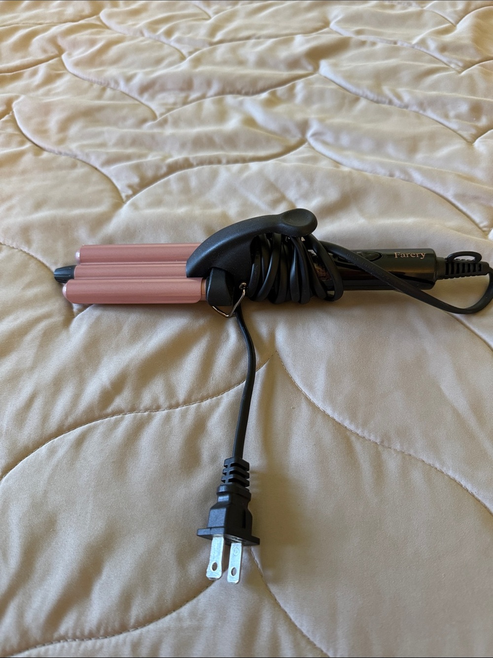 Farery Mini Pink Triple-Barrel Hair Waver - Compact Styling Iron